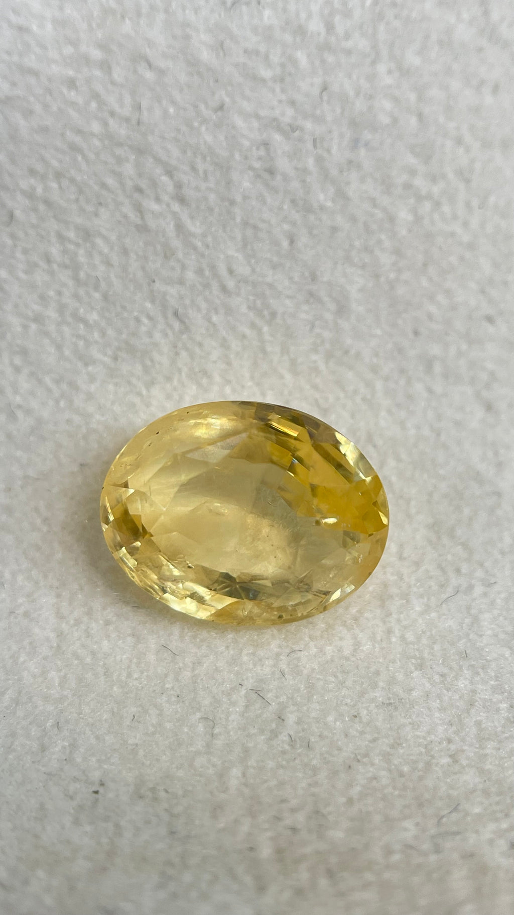 Yellow Sapphire - 4.46 Carat