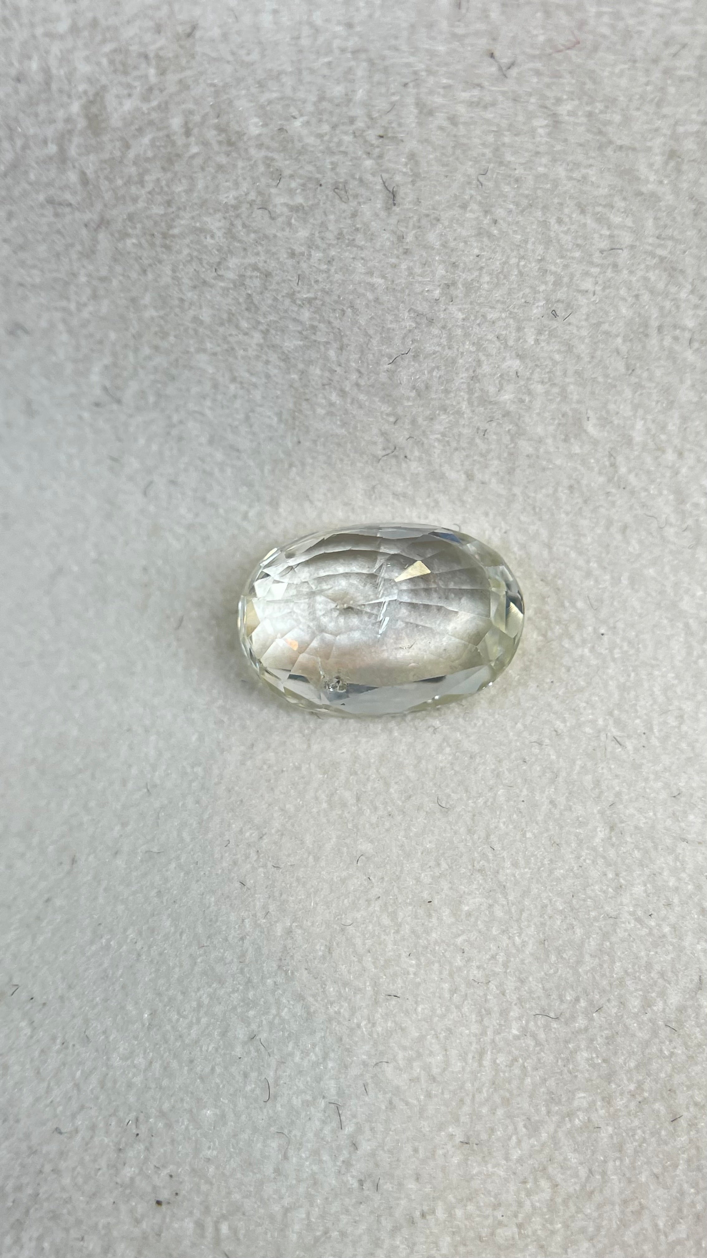 Yellow Sapphire - 5.12 Carat