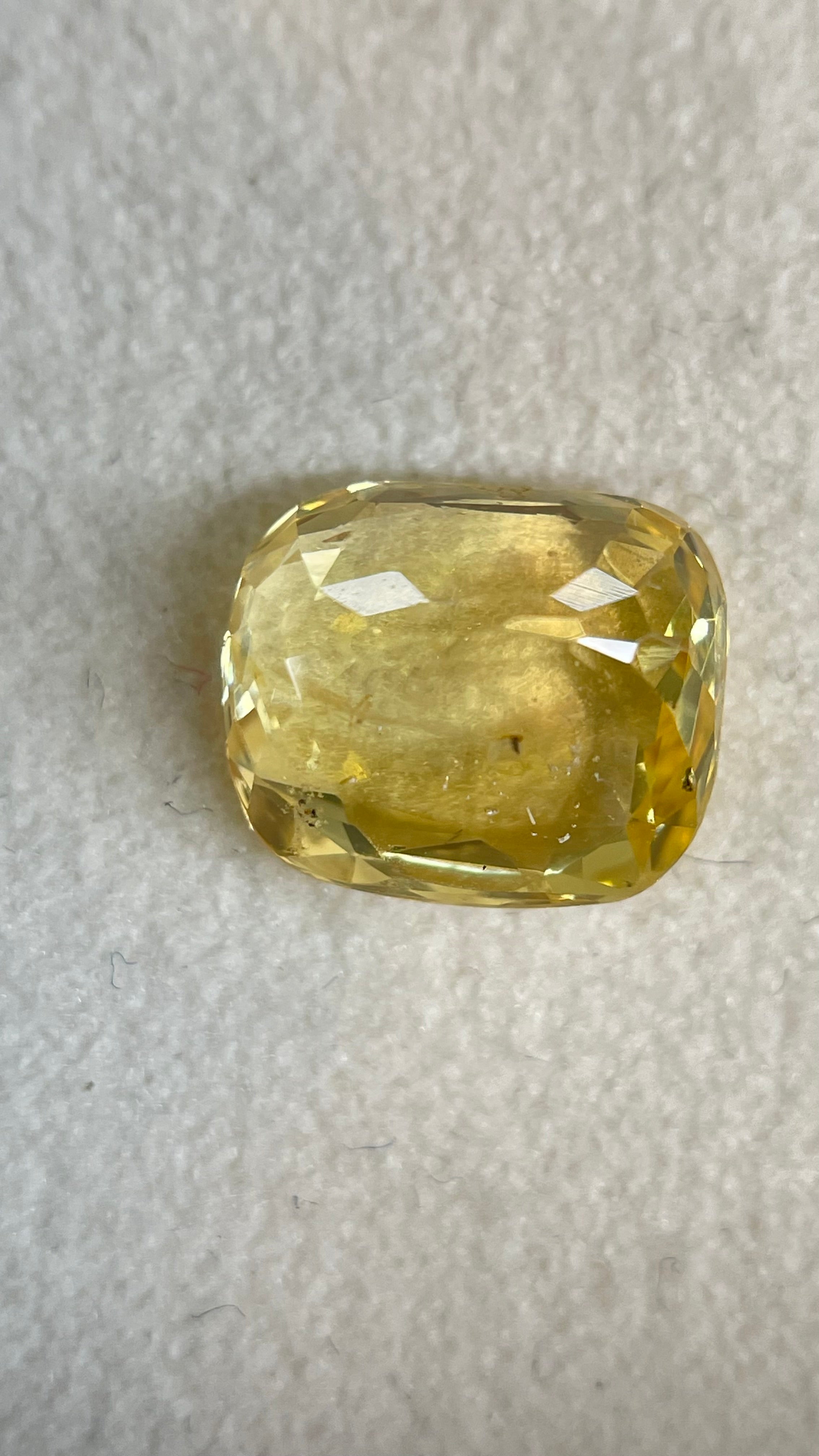 Yellow Sapphire - 4.55Carat.