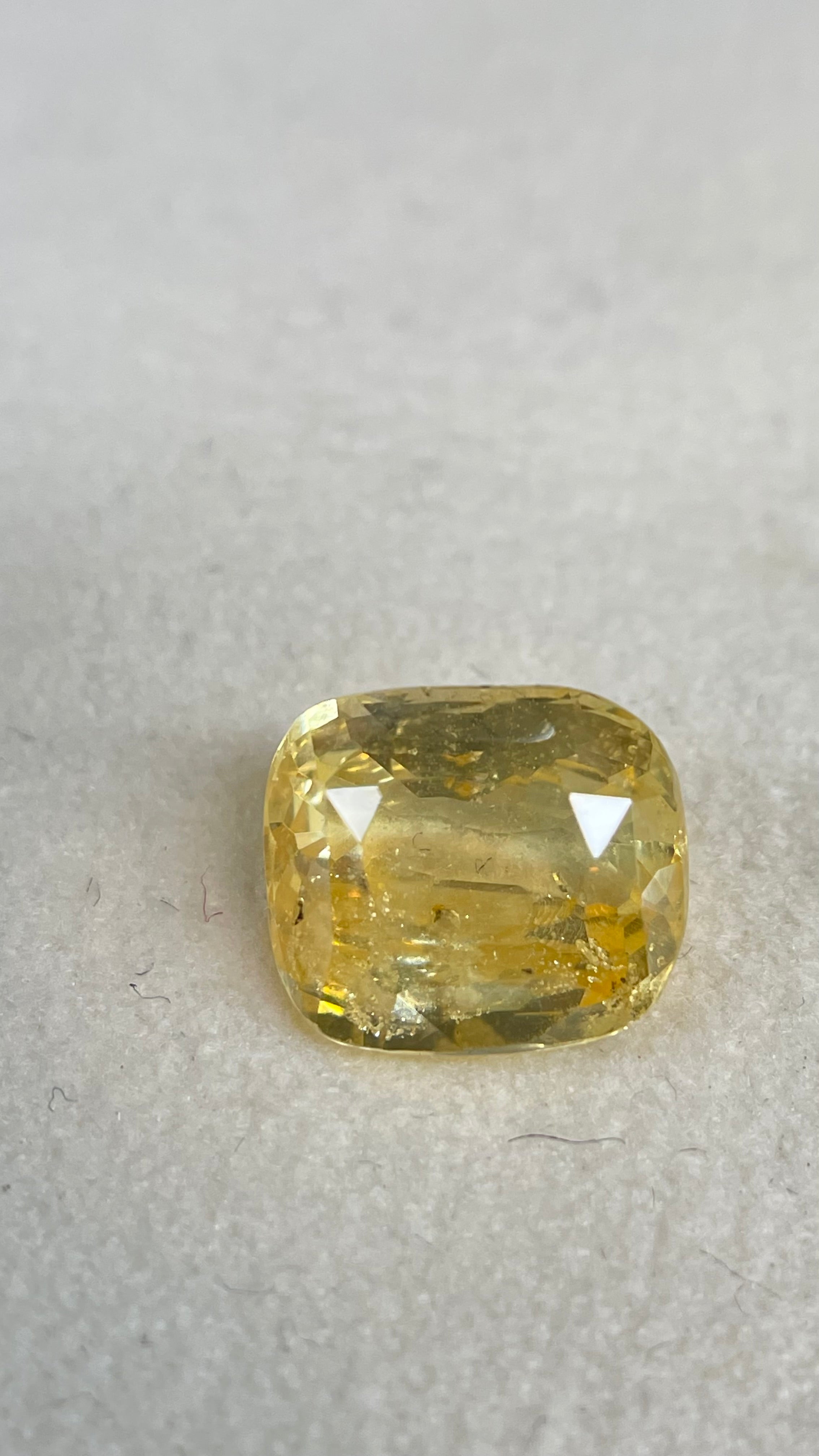 Yellow Sapphire - 4.55Carat.