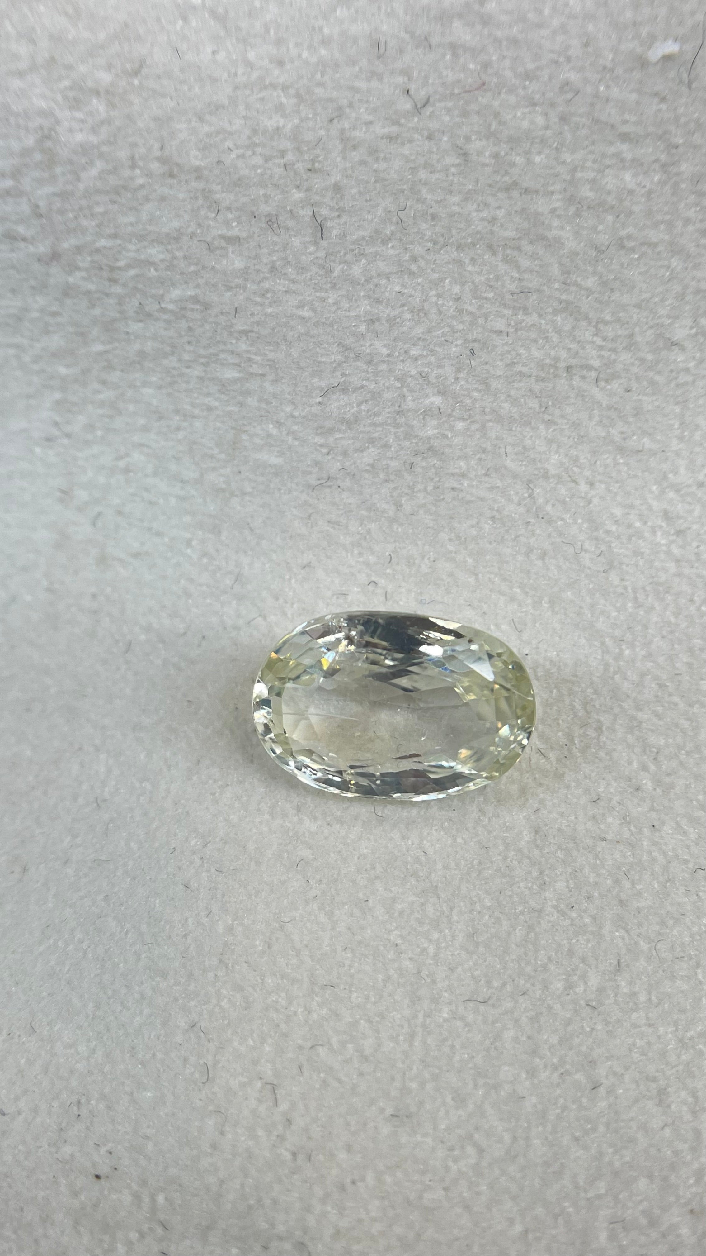 Yellow Sapphire - 5.12 Carat