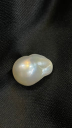 Sea Pearl - 11.68 Carat.