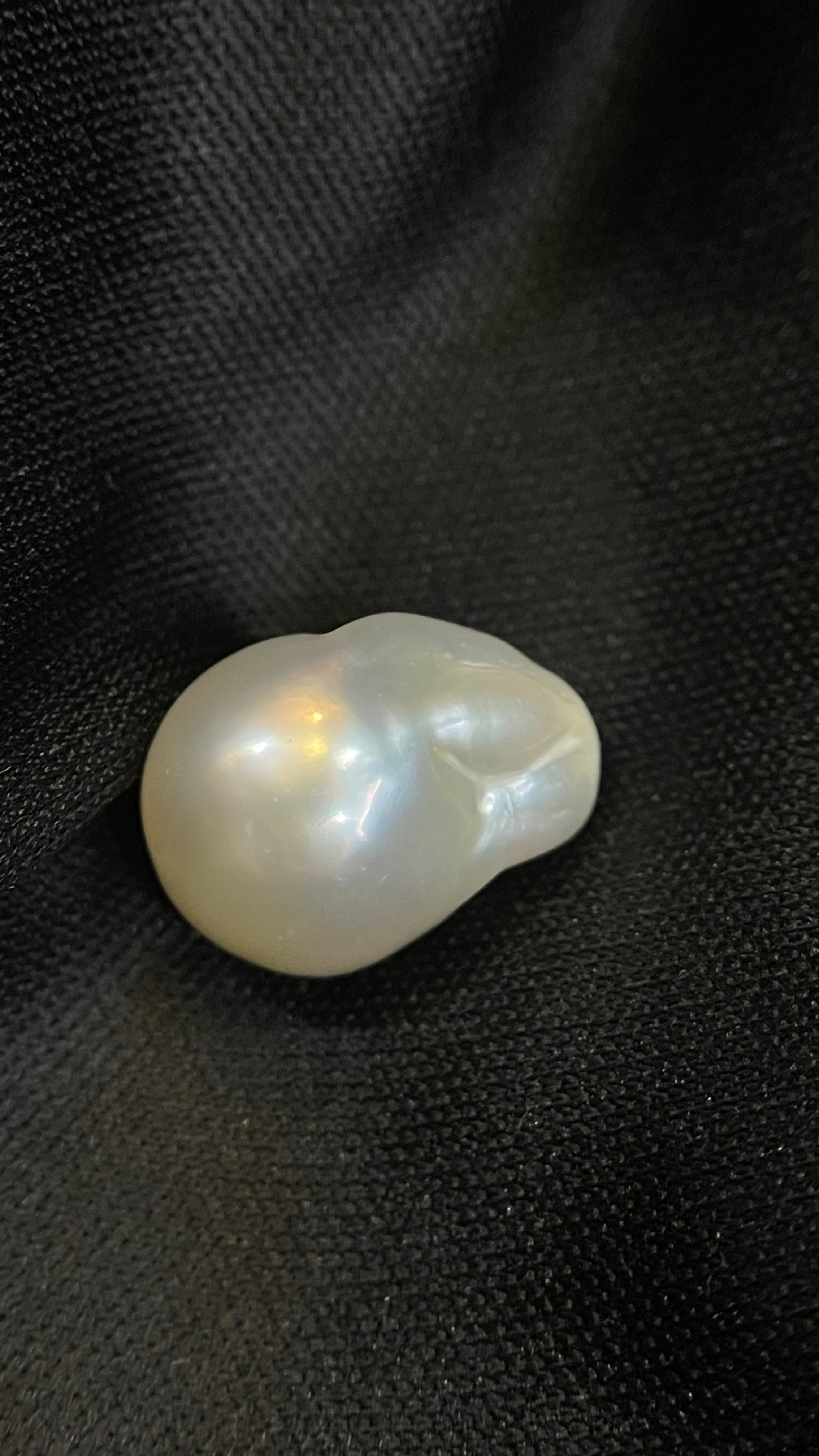 Sea Pearl - 11.68 Carat.