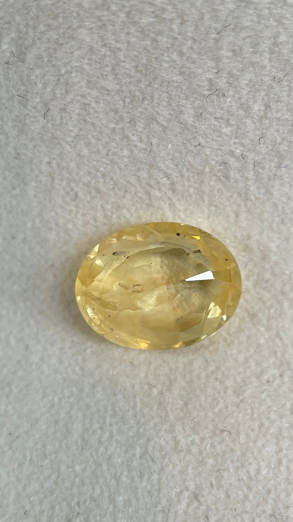 Yellow Sapphire - 4.46 Carat