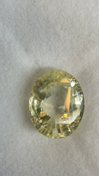 Yellow sapphire - 6.81 Carat.