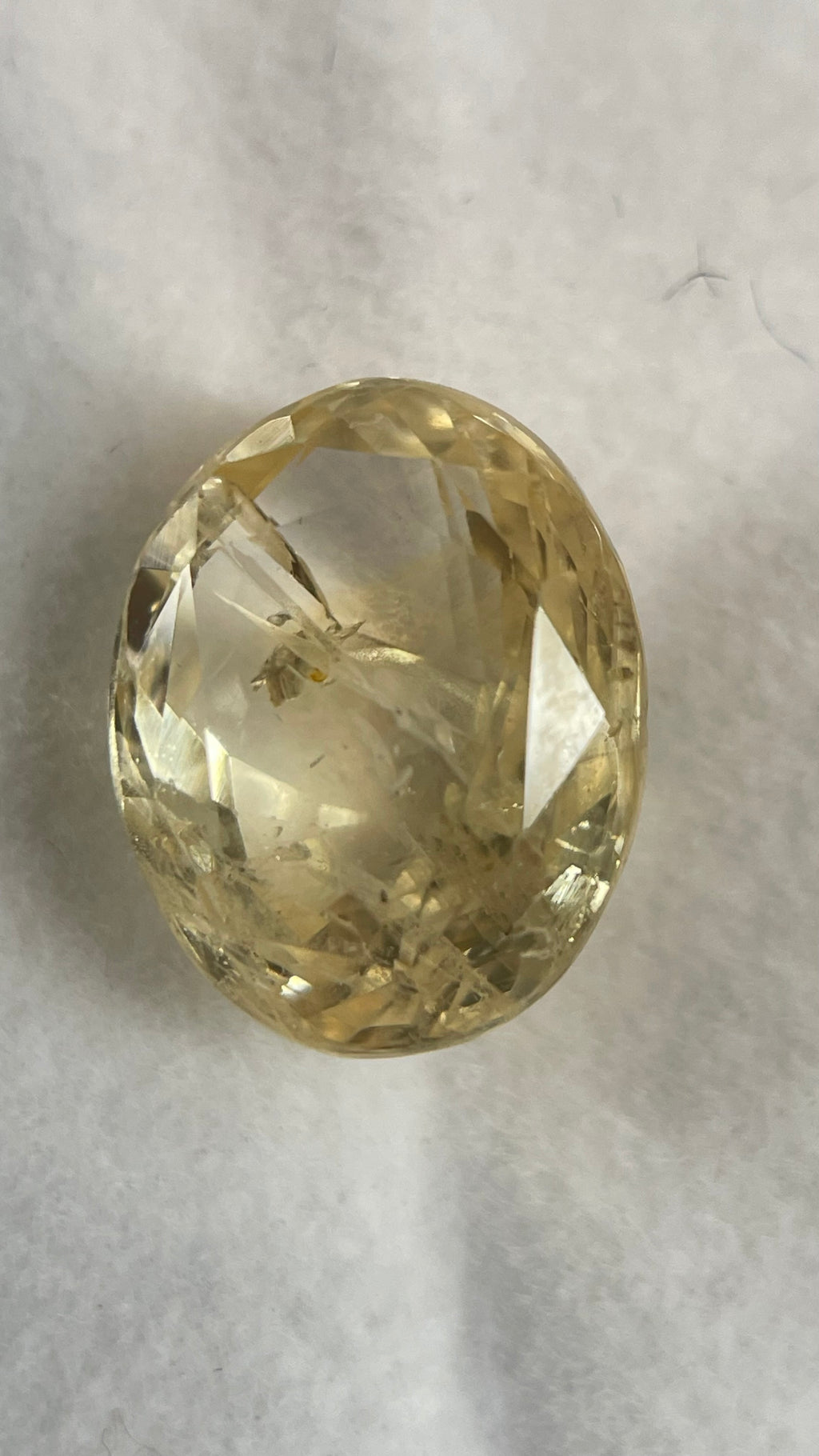 Yellow sapphire - 5.50 Carat.