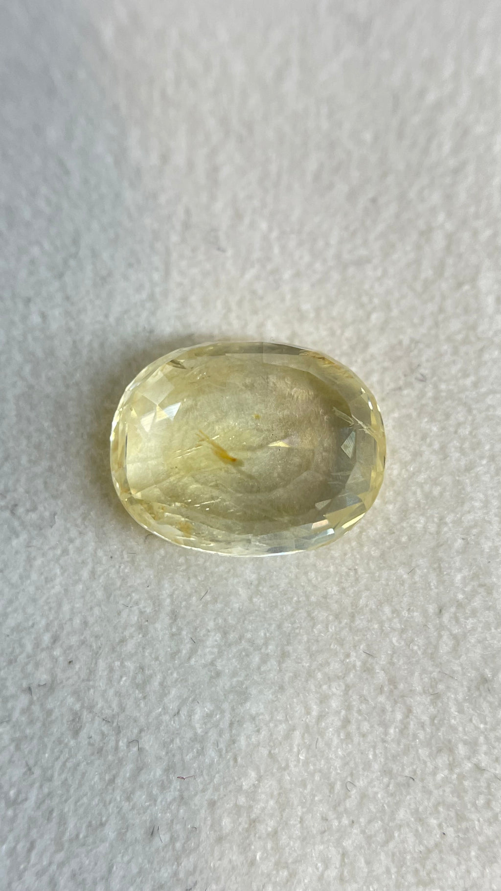 Yellow Sapphire - 6.6 Carat.