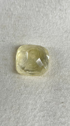 Yellow sapphire - 5.588 Carat.