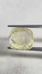 Yellow sapphire - 5.588 Carat.