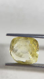Yellow sapphire - 5.588 Carat.