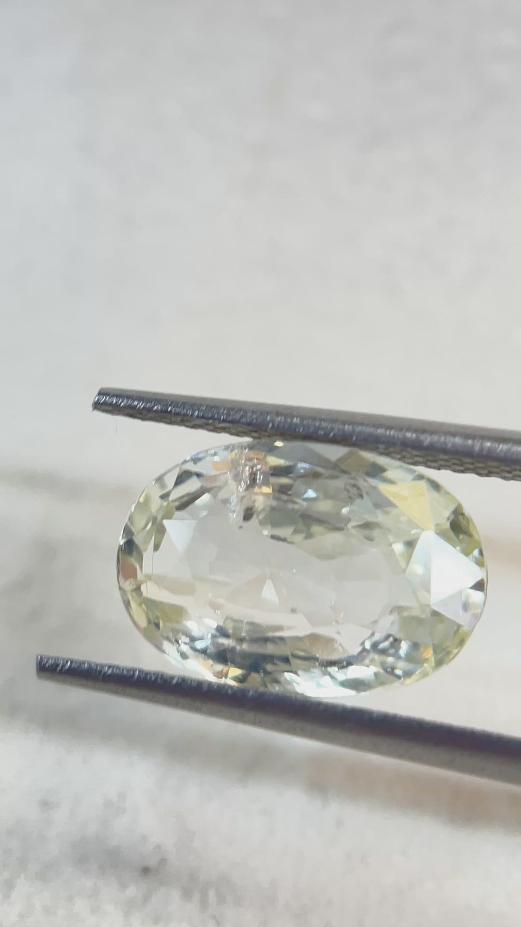 Yellow Sapphire - 5.12 Carat